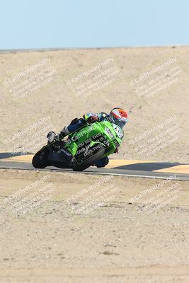 media/Oct-05-2025-CVMA (Sun) [[beeef4f201]]/Race 11-500-400(4)-350 Supersport/